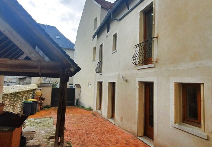 Villa a La Roche-Guyon, Val-d'Oise, La Roche-Guyon - € 179.000 | Ref: 2319 - foto 1