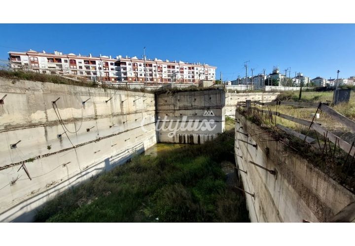 Helårsgrund i Amadora, Lisbon, Amadora - € 3.000.000 | Ref: CL24033.CS - foto 1