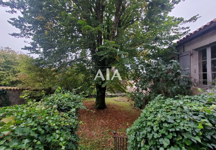 Stadthaus in Ruffec, Charente, Ruffec - € 155.000 | Ref: 1159 - Foto 1
