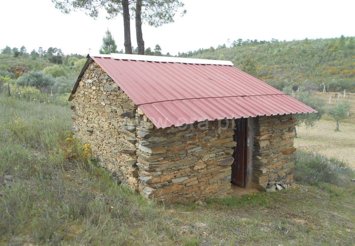 Landejendom i Castelo Branco, Castelo Branco, Castelo Branco - € 27.500 | Ref: 102210084 - foto 1