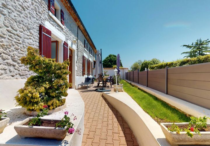 Villa en Pons, Charente-Maritime, Pons - € 306.000 | Ref: 82759981 - photo 1