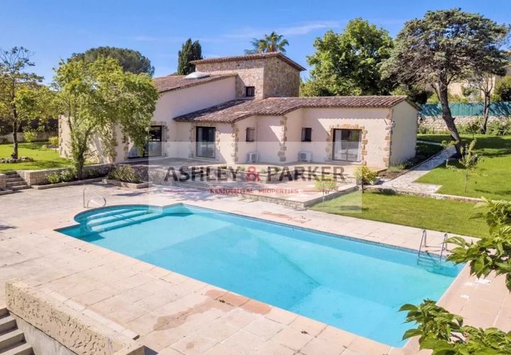 Villa i Valbonne, Alpes-Maritimes, Valbonne - € 1.750.000 | Ref: RP2670 - foto 1