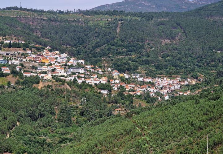 Villa i Seia, Guarda, Seia - € 37.500 | Ref: C0203-02382 - foto 1
