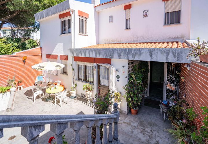 Villa i Amadora, Lisbon, Amadora - € 799.000 | Ref: C0263-01858 - foto 1