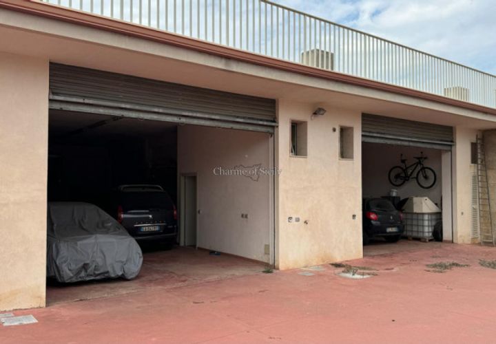 Garage i Modica, Ragusa, Modica - € 150.000 | Ref: L 1893 A - foto 1