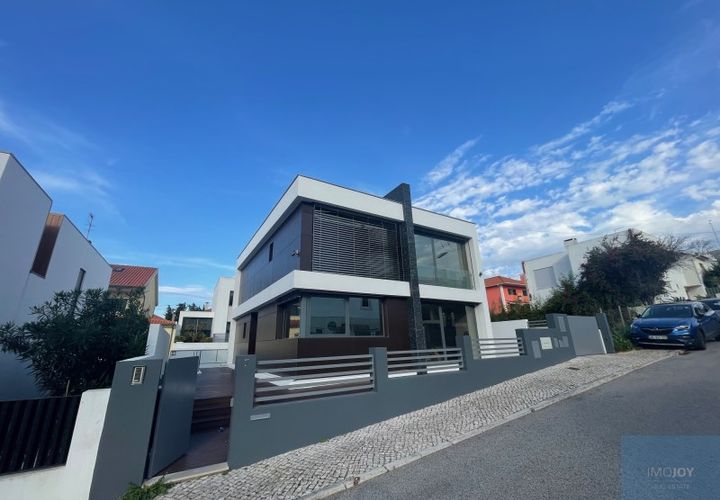 Villa i Oeiras, Lisbon, Oeiras - € 1.250.000 | Ref: MORTMJB001 - foto 1