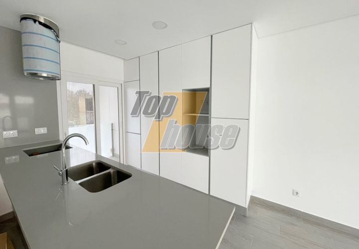Rækkehus i Corroios, Setubal, Corroios - € 555.000 | Ref: THC6730 - foto 1