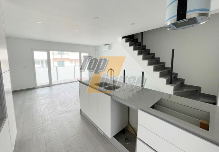 Rækkehus i Corroios, Setubal, Corroios - € 555.000 | Ref: THC6730A - foto 1