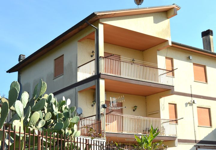 Villa a Paliano, Frosinone, Paliano - € 150.000 | Ref: 201-426 - foto 1