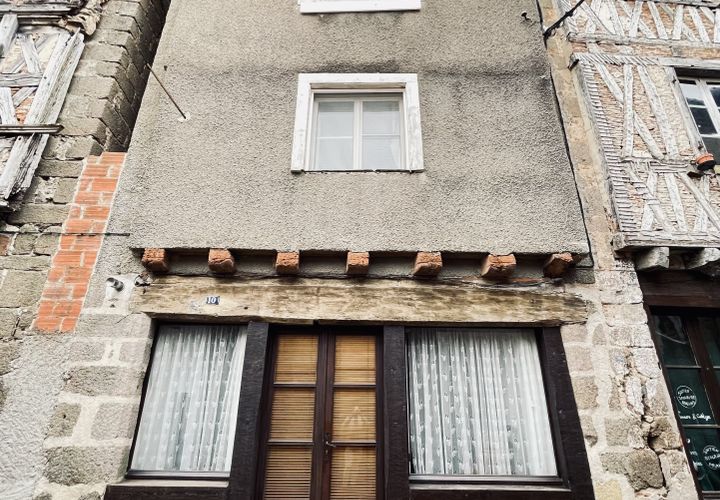 Villa i Confolens, Charente, Confolens - € 44.000 | Ref: 34677 - foto 1