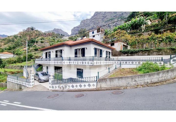 Villa a Camara de Lobos, Madeira, Camara de Lobos - € 400.000 | Ref: DEED/920 - foto 1