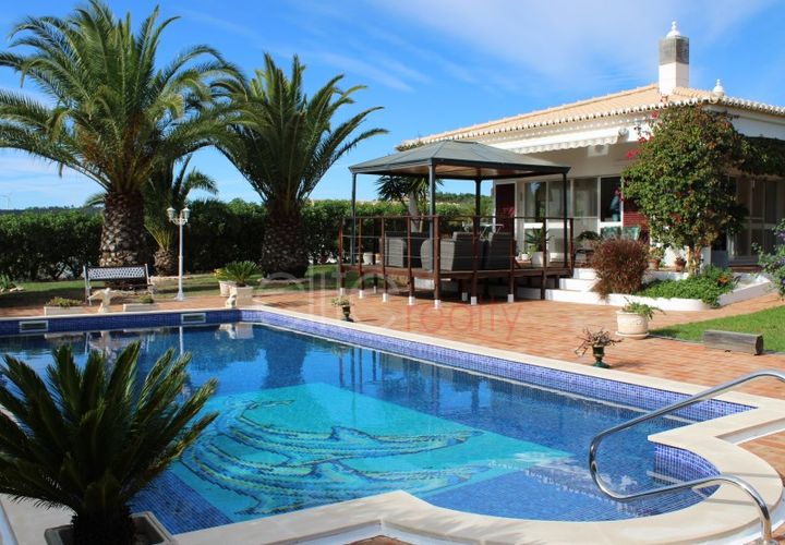 Villa a Bensafrim, Faro, Bensafrim - € 1.150.000 | Ref: M744 - foto 1