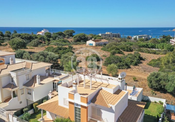 Villa en Albufeira, Faro, Albufeira - € 1.098.000 | Ref: V4-005 - photo 1