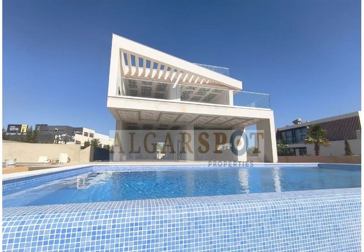 Villa i Guia, Faro, Guia - € 1.950.000 | Ref: HAB-S04-T - foto 1