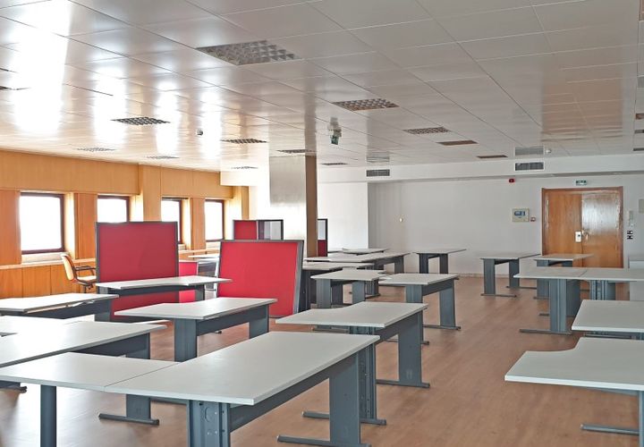 L'establiment comercial a Carnaxide, Lisbon, Carnaxide - € 3.890/mes | Ref: 1_1B - foto 1