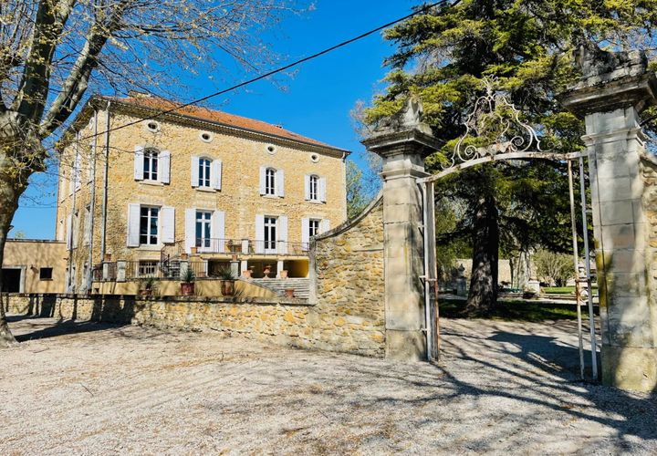 Villa a Orange, Vaucluse, Orange - € 1.459.500 | Ref: HH-15607268 - foto 1