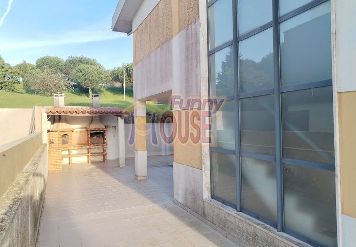 Villa i Amadora, Lisbon, Amadora - € 600.000 | Ref: 41135 - foto 1