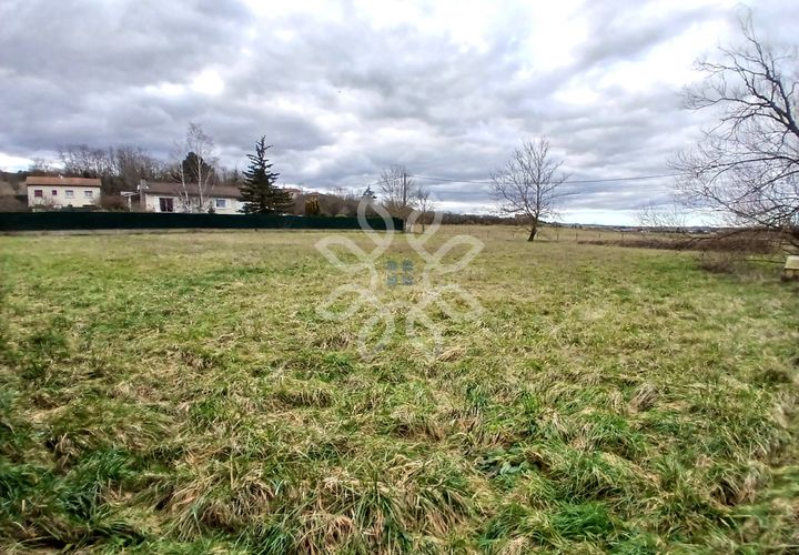 Terra a Brioude, Haute-Loire, Brioude - € 38.500 | Ref: V10000145 - foto 1