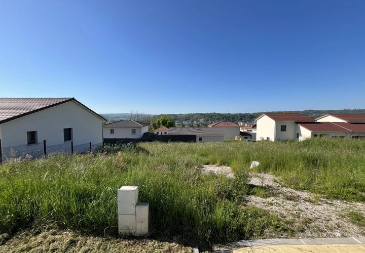 Helårsgrund i Bourgoin-Jallieu, Isere, Bourgoin-Jallieu - € 135.000 | Ref: 85490844 - foto 1