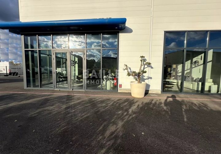 L'establiment comercial a Frejus, Var, Frejus - € 3.780/mes | Ref: 0793 - foto 1