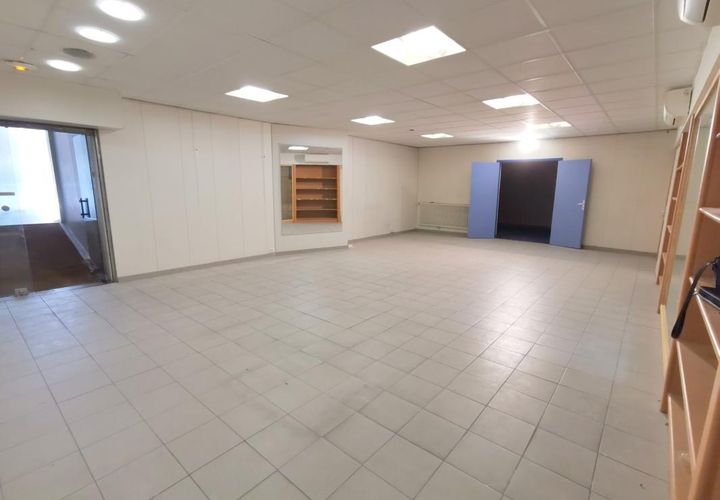L'establiment comercial a Avignon, Vaucluse, Avignon - € 12.612/mes | Ref: 1652-0004 - foto 1