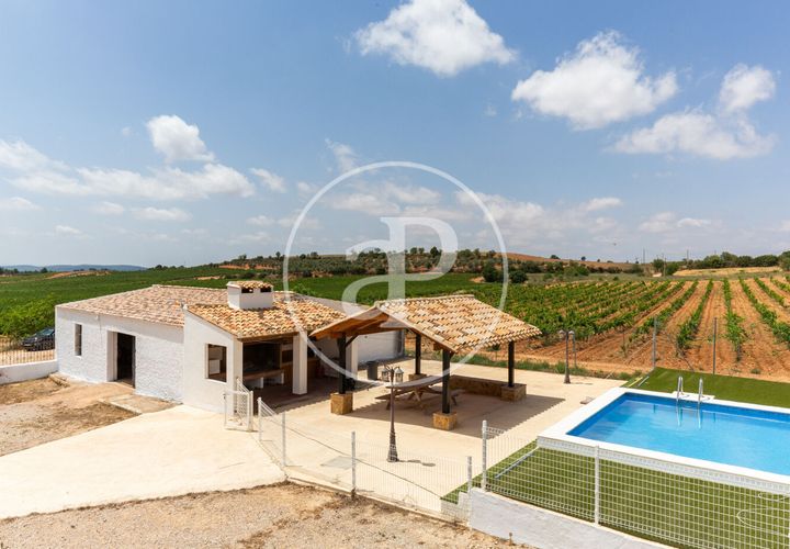 Farm hus i Utiel, Valencia, Utiel - € 1.350.000 | Ref: VV2407046 - foto 1