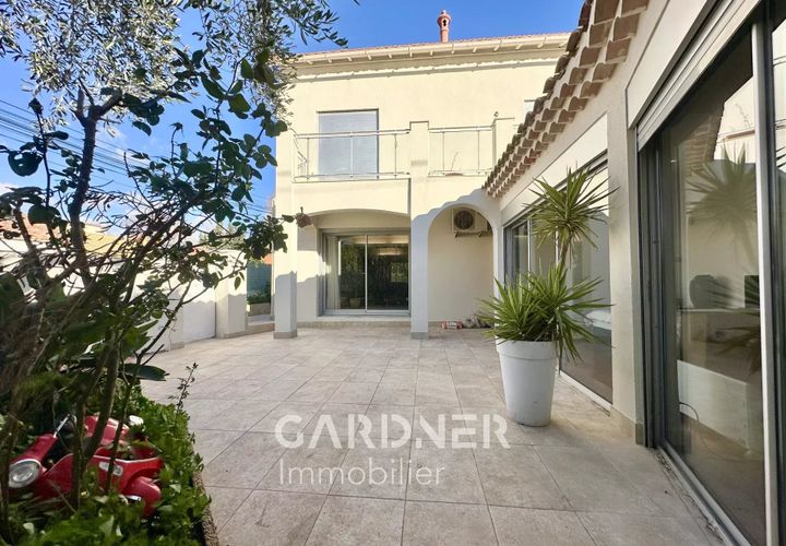 Villa i Marseille, Bouches-du-Rhone, Marseille - € 550.000 | Ref: 85531494 - foto 1
