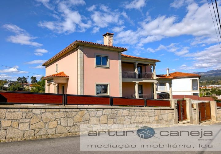 Villa i Arcos de Valdevez, Viana do Castelo, Arcos de Valdevez - € 750.000 | Ref: 6654 - foto 1
