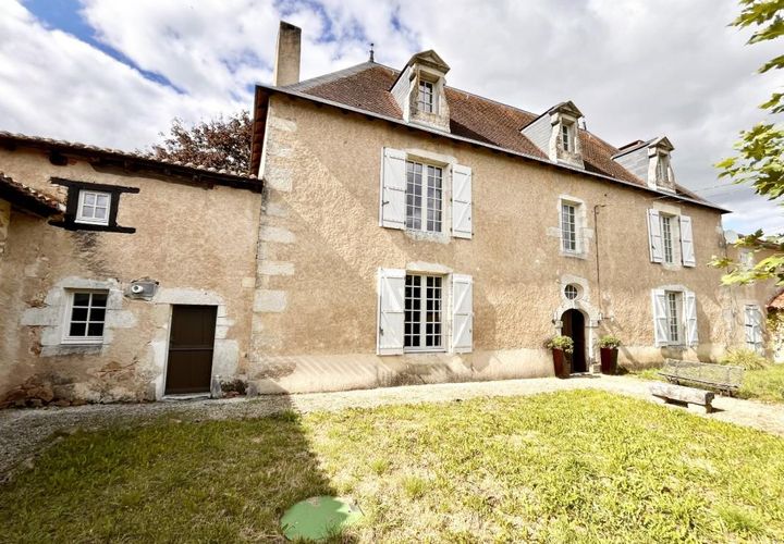 Villa i Luchapt, Vienne, Luchapt - € 585.000 | Ref: 12018354347 - foto 1