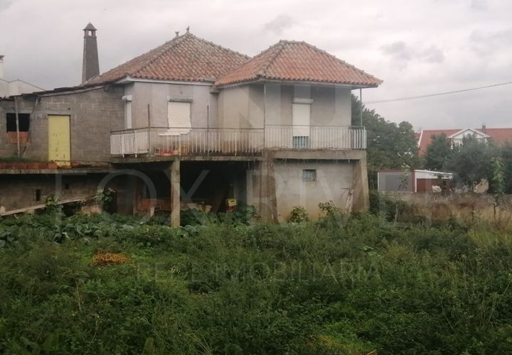 Villa a Grijo, Porto, Grijo - € 75.000 | Ref: UNU-F3-04-241 - foto 1