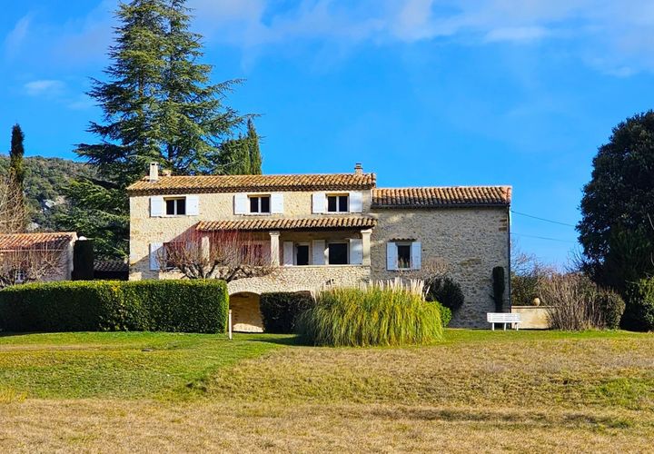 Villa em Montbrun-les-Bains, Drome, Montbrun-les-Bains - € 999.000 | Ref: 83287614 - foto 1