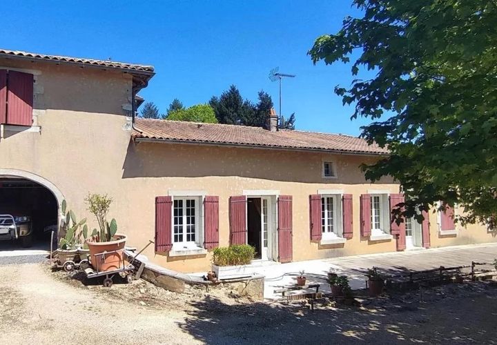 Villa a Vieux-Ruffec, Charente, Vieux-Ruffec - € 638.300 | Ref: BVI75396 - foto 1
