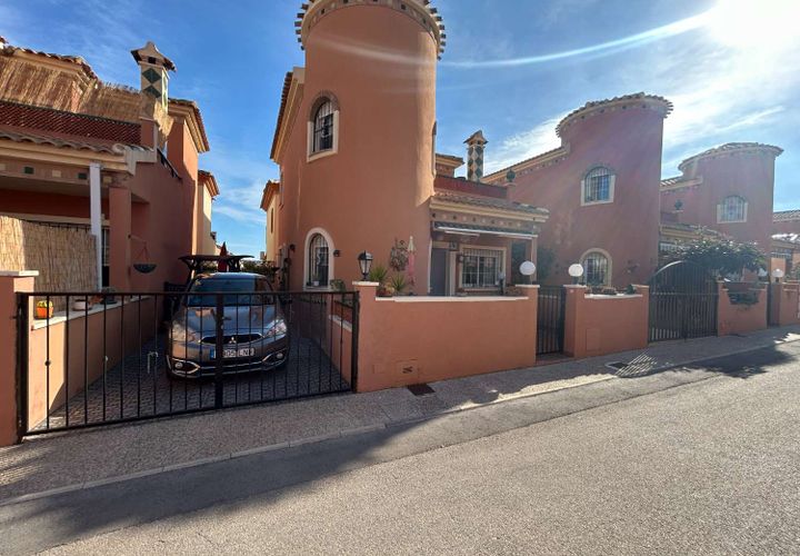 Villa a Orihuela, Alicante, Orihuela - € 215.000 | Ref: C-1145 - foto 1
