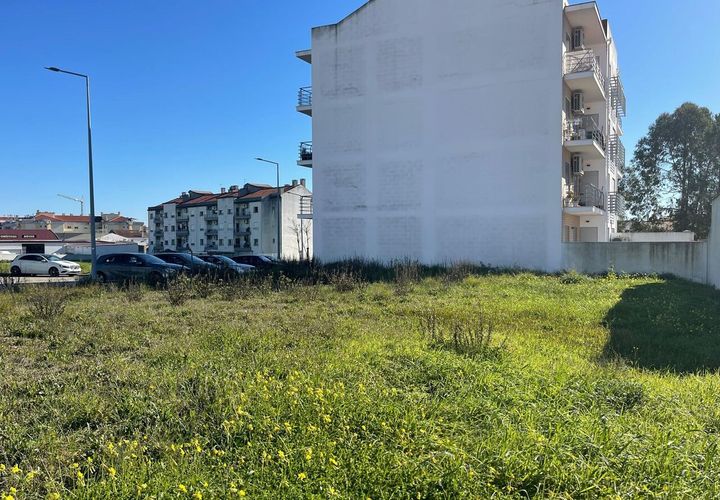 Helårsgrund i Entroncamento, Santarem, Entroncamento - € 122.000 | Ref: SF-SAFTI:006288 - foto 1