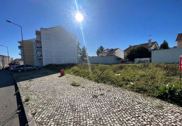 Helårsgrund i Entroncamento, Santarem, Entroncamento - € 115.000 | Ref: SF-SAFTI:006289 - foto 1