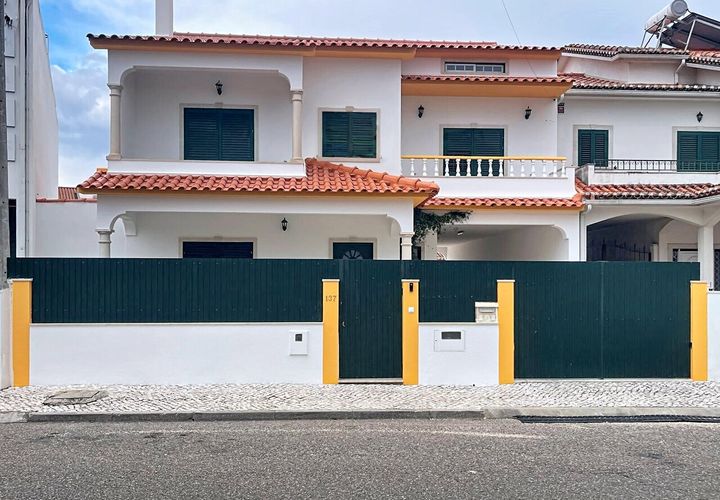 Villa a Entroncamento, Santarem, Entroncamento - € 450.000 | Ref: SF-SAFTI:008362 - foto 1