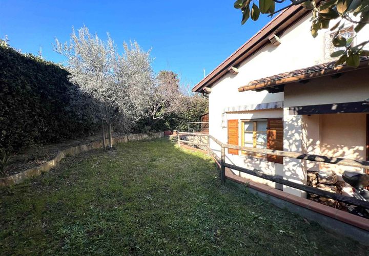 Villa a Florence, Florence, Florence - € 580.000 | Ref: a6274rv1688030a - foto 1