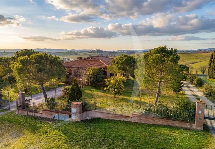 Villa a Siena, Siena, Siena - € 1.700.000 | Ref: a1190rv31495 - foto 1