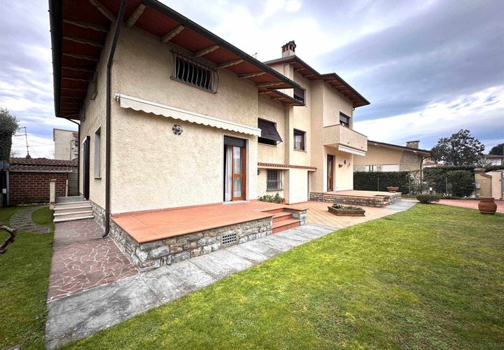 Villa i Pietrasanta, Lucca, Pietrasanta - € 1.200.000 | Ref: a7089rv2427646a - foto 1