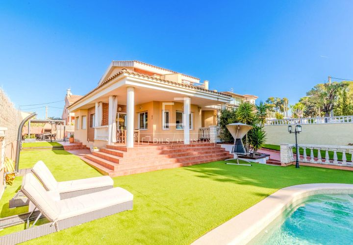 Villa i Sant Pere De Ribes, Barcelona, Sant Pere De Ribes - € 998.000 | Ref: SIT55166 - foto 1