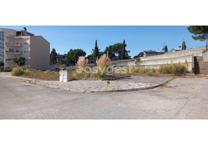 Helårsgrund i Tavarede, Coimbra, Tavarede - € 260.500 | Ref: RR96227 - foto 1