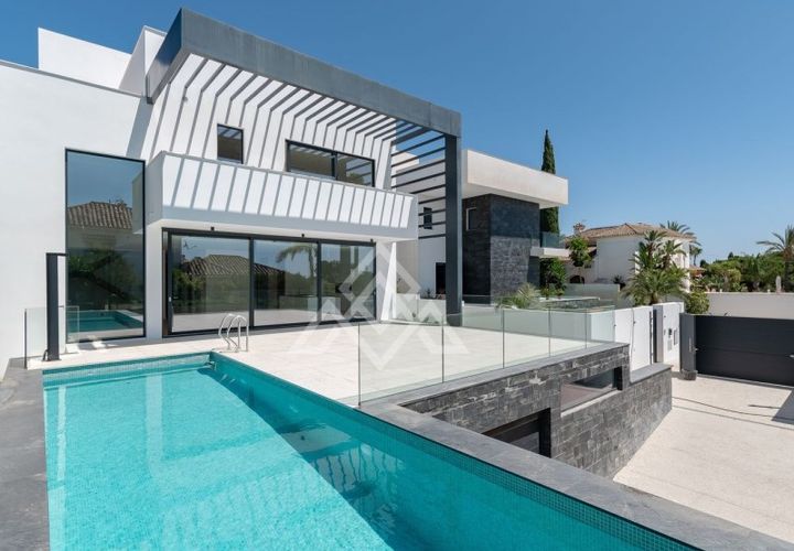 Villa a Elviria, Malaga, Elviria - € 3.600.000 | Ref: PJA-0313 - foto 1