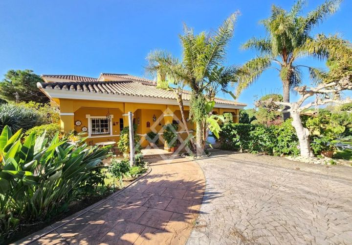 Villa a Las Chapas, Malaga, Las Chapas - € 1.200.000 | Ref: MPA-0030 - foto 1