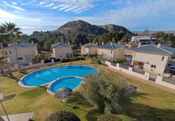 Villa a Petrer, Alicante, Petrer - € 330.000 | Ref: DNV0550 - foto 1