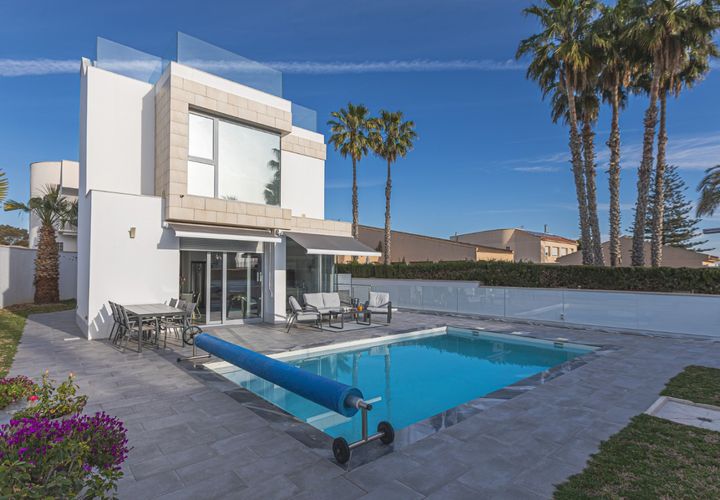 Landejendom i Torrevieja, Alicante, Torrevieja - € 539.000 | Ref: COL-93447 - foto 1