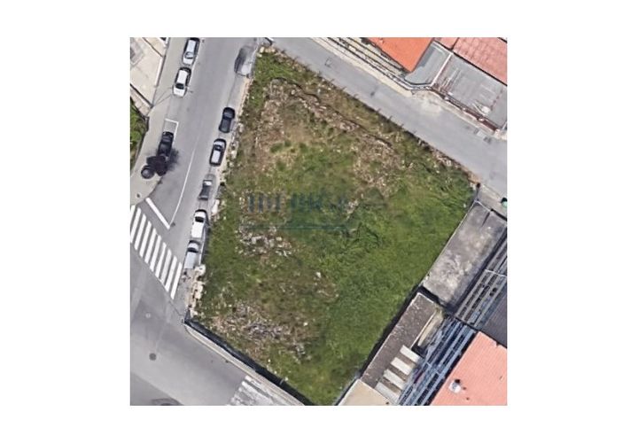 Helårsgrund i Oliveira do Douro, Porto, Oliveira do Douro - € 450.000 | Ref: 010/25 - foto 1