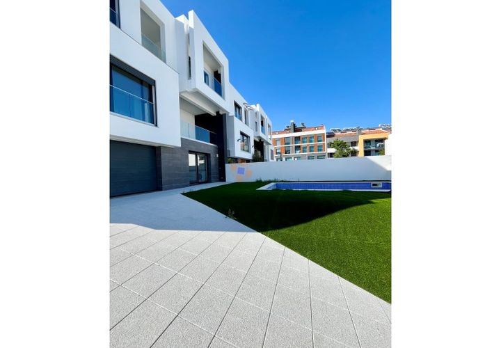 Stadthaus in Corroios, Setubal, Corroios - € 775.000 | Ref: 3523/25 - Foto 1