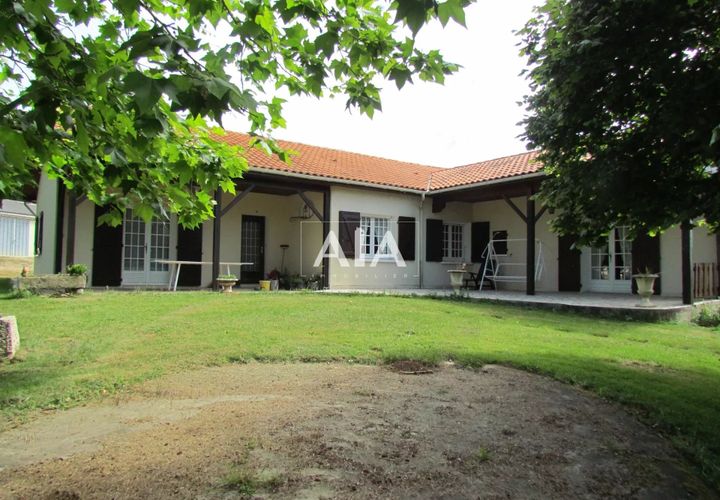 Masia a Les Adjots, Charente, Les Adjots - € 243.000 | Ref: 1190 - foto 1