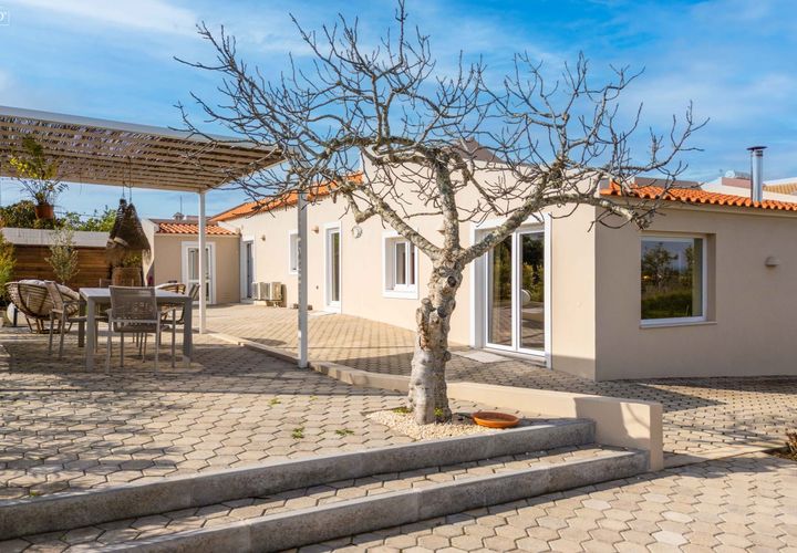 Villa a Alvor, Faro, Alvor - € 829.000 | Ref: SV2304 - foto 1