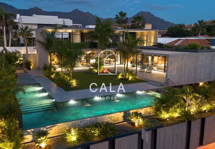 Villa i Playa Paraiso, Tenerife, Playa Paraiso - € 5.500.000 | Ref: 1112 - foto 1